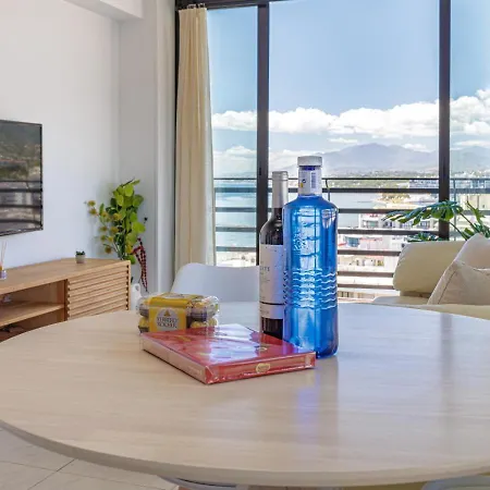 Beachfront With La Concha Views Appartamento *